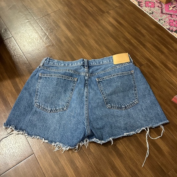 The Ex-boyfriend Hi-rise Denim Short Relaxed denim cut-off short size 31 Aritzia - Picture 6 of 9